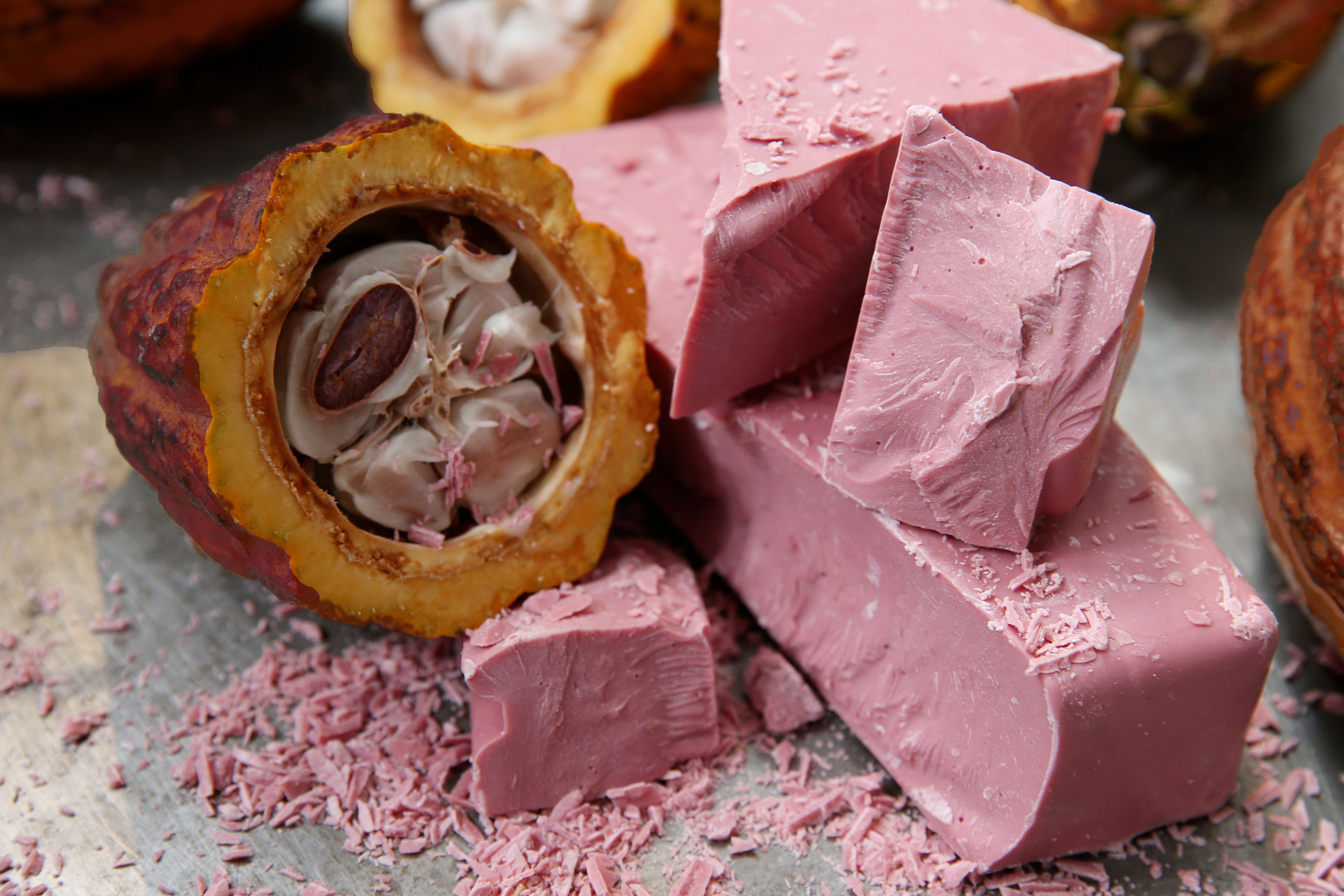 Resultado de imagem para cocoa bean ruby chocolate