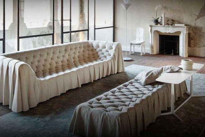 Simbolo dell’arredo classico il divano capitonné è un evergreen che i designer rivisitano in chiave contemporanea. 26 interpretazioni d’autore per un pezzo intramontabileBOHÉMIEN DI GRUPPO INDUSTRIALE BUSNELLI