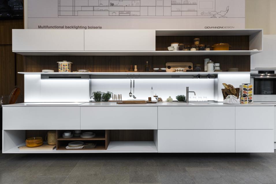 Michele De Lucchi: l'evoluzione di Credenza per Veneta Cucine