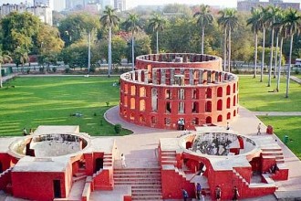 Tra il 1727 e il 1734 il Maharajah Jai Singh II di Jaipur realizzò cinque osservatori astronomici nell’India centro-occidentale. Gli osservatori