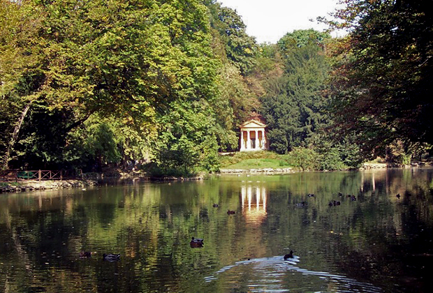 Il lago nel Parco della Villa Reale di Monza