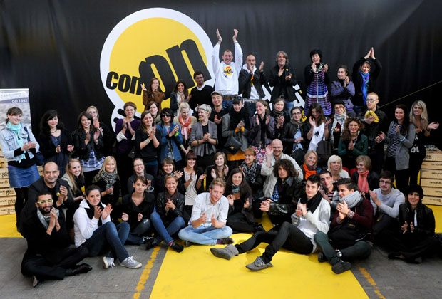 Una foto di gruppo di tutti gli studenti scelti per partecipare alla kermesse comasca