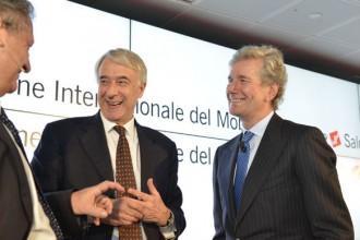 Il sindaco di Milano Giuliano Pisapia e il presidente di Cosmit Claudio Luti