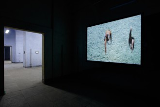 Veduta dell’installazione della mostra Rubble and Revelation di Cyprien Gaillard per la Fondazione Nicola Trussardi alla Caserma XXIV Maggio di Milano. In primo piano