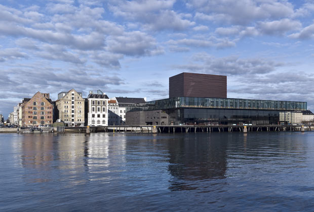 L'Opera reale di Copenaghen si affaccia sul mare