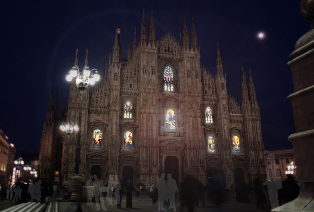 Luce Sacra è il nome del progetto realizzato dallo studio Castagna&Ravelli con Jacopo Tiscar. Il Duomo di Milano diventa esso stesso fonte di luce