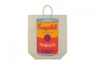 Andy Warhol. Il barattolo Campbell stampato su una borsa di carta