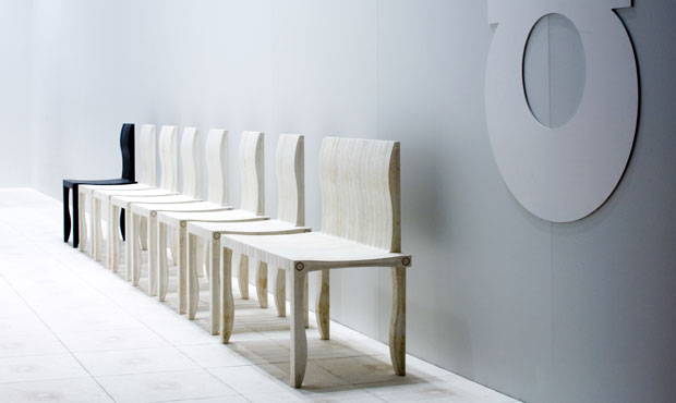 L’architetto Shigeru Ban e il suo ultimo progetto di arredo. La sedia di carta 10-UNIT SYSTEM realizzata per l’azienda finlandese Artek