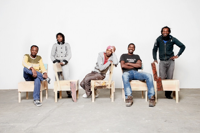Dezember 2014 - Botschafter Stühle und Saidou Moussa, Malik Agachi, Moussa Usuman, Ali Maiga Nouhou , Maiga Chamseddine