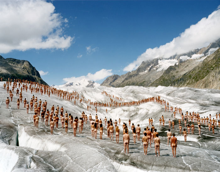18-Spencer-Tunick,-Aletsch-Glacier,-Switzerland-(2007)-Fujicolor-crystal-archive-print,-120-x-150-cm-Courtesy_-Collezione-Martine-e-Pierino-Ghisla-Jacquemin