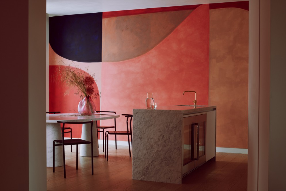 Roksanda Penthouse - Kitchen and Dining Room - Gasholders - London - Web- Photography by Michael Sinclair, Styling by Olivia Gregory