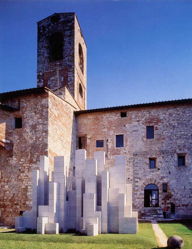 Sol Lewitt, Concrete Block,1997, Project for Arte all‘Arte 2, installazione permanente Palazzo Pretorio, Colle di Val d’Elsa Courtesy the artist and Associazione Arte Continua, foto Alberto Cipriani