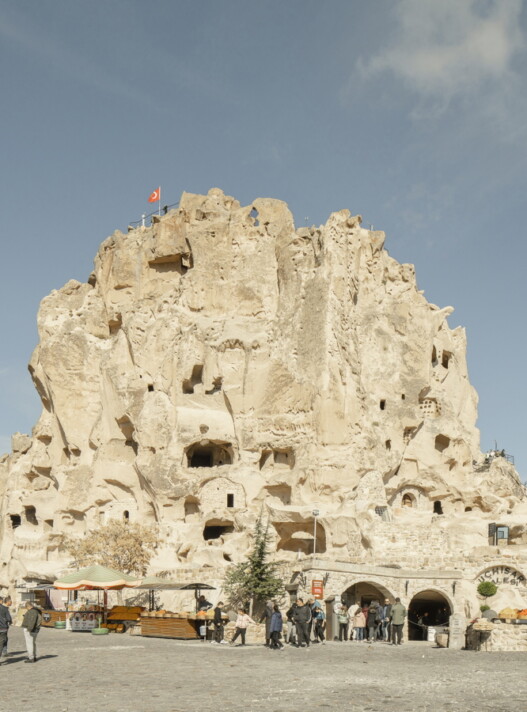 Galerie Philia porta il design nelle caverne della Cappadocia