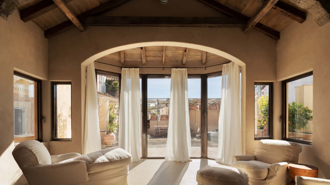 La casa-terrazza di Thom Yorke e Dajana Roncione a Roma