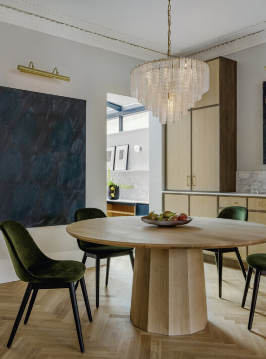 Stile inglese e minimalismo si incontrano in una casa a Londra